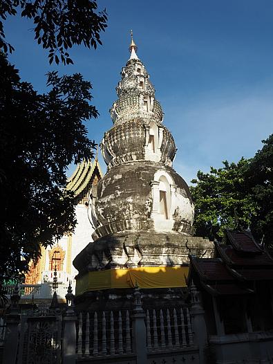 ワットクータオの特徴ある仏塔。
