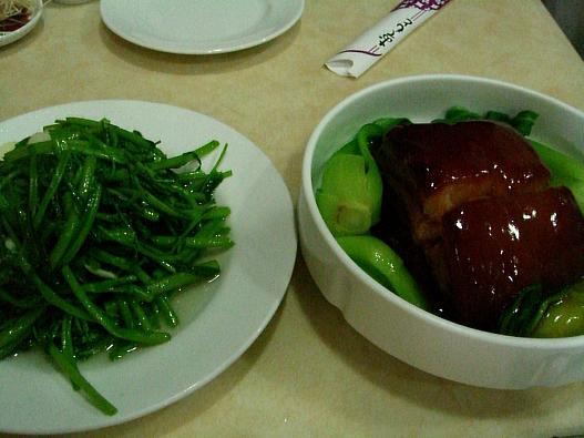 京鼎楼の空芯菜の炒め物、東坡肉