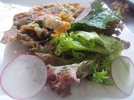Soft Shell Crab Salad 5万8000ルピア＋15.5%