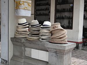 こういう帽子は欧米人旅行者に人気です