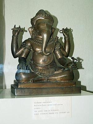ヒンズー教の象の姿をした神は、タイでも崇められています。