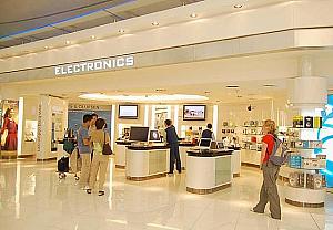 ５５ エレクトロニクス<br>
パソコン・デジカメなど電化製品のお店
