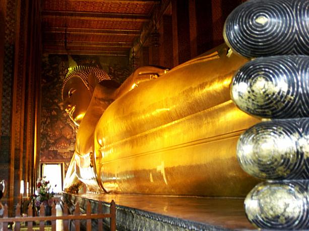涅槃仏で有名なワットポー。ここは通常午前の9時から午後の4時までの営業ですが、