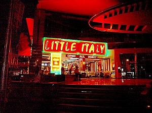ソイ23入口のジャスミンシティ１Fのイタリアン「リトルイタリー（Little Italy）」