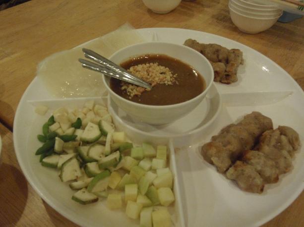 料理は1品80B～とかなりお手頃で、味も大満足。普段、タイ料理になれた舌にはやさしい味です