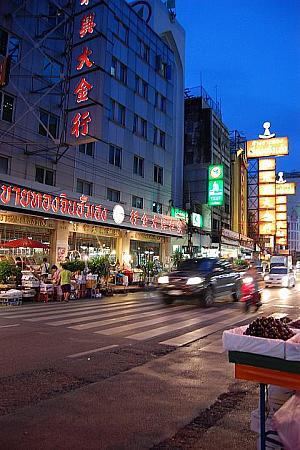 バンコクの中華街ヤワラートエリアで食べ歩き～