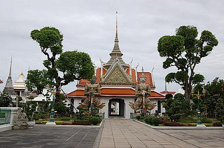 やはり一度は見学したバンコクの寺院
