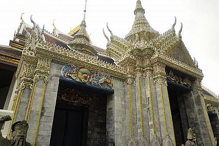 バンコクの寺院巡りはかかせない！