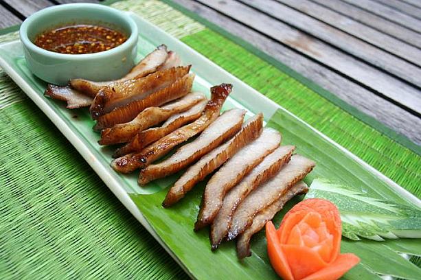 コームーヤーン 豚肉の炭火焼 喉肉 のど肉 タイ料理 コー・ムー・ヤーン 豚肉ビギナー向け