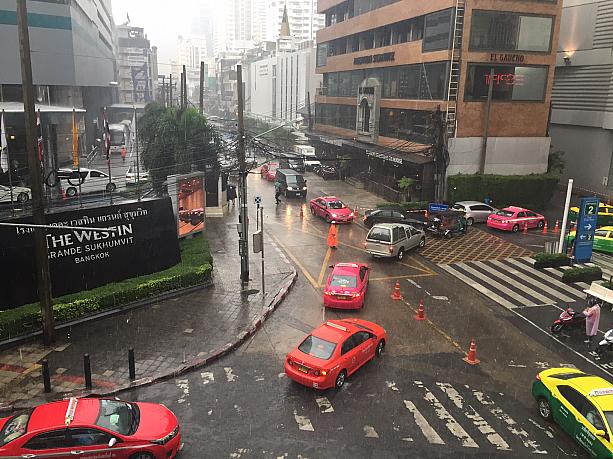 雨季なので、バンコクは毎日のように雨が降ります。