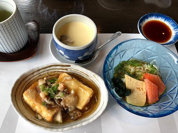 揚げ出し豆腐、素麺、茶碗蒸し、お茶（ホット・コールド）、お味噌汁も付いてきます。タイ人ターゲットのお店なのに、割と薄味で日本人の口に合います。