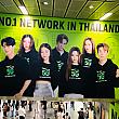 改札におりるエレベーターでは、タイの若手人気俳優たちがお出迎え。日本でも人気のあるウィン君は左端ですね。