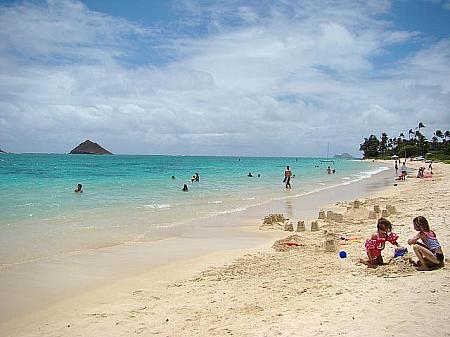 8月のハワイを過ごすのに一番ふさわしい場所は、やっぱりビーチ！