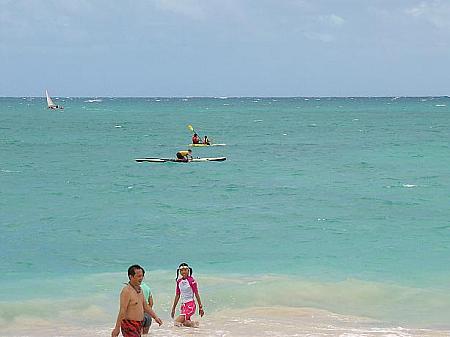 なんてキレイな海の色♪ カイルア・ビーチです。
