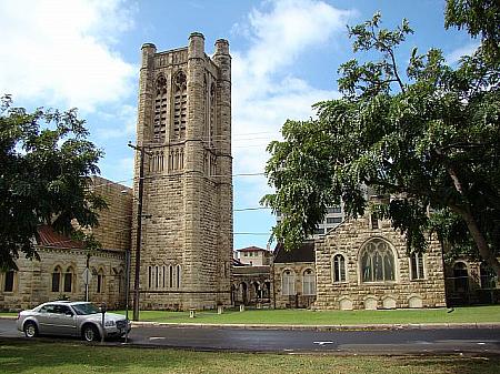 セント・アンドリュース大聖堂はなんとイギリスのオックスフォードという設定でドラマに登場。