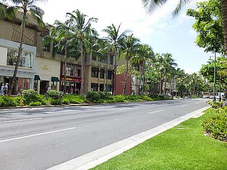 カラカウア通りはハワイのロデオドライブ