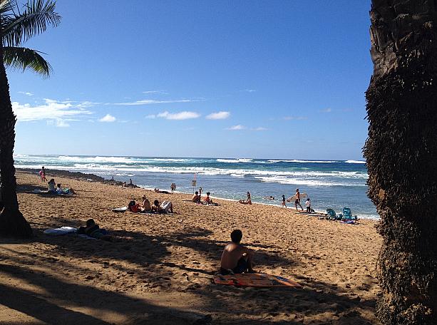 見て聴いて、波を感じながらビーチでゆっくり。ハワイならではの贅沢な時間です！