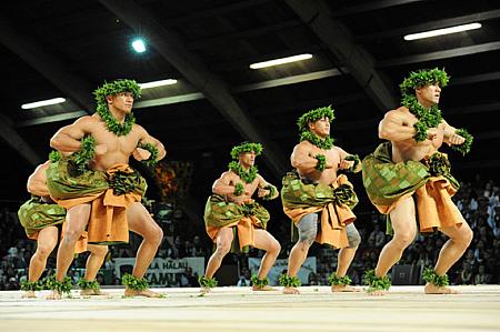 迫力のフラ・カヒコ（古典フラ）はハワイ通の間でも人気