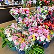 バレンタインデー直前のある日、地元スーパーマーケットに入るとバレンタイン用の花束がお出迎え。