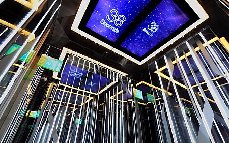 香港最速のダブルデッキ・エレベーター