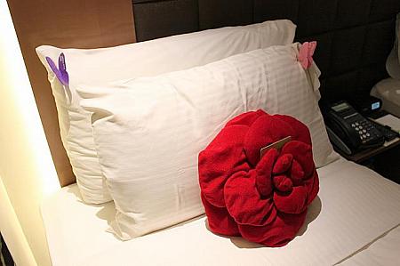 赤いバラのクッションは全系列ホテルに共通