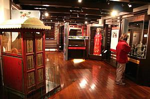 この地に残る鄧一族によって集められた資料館には、鄧一族により長年保存されていた歴史的価値のある展示品が多く含まれています