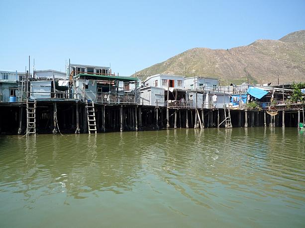 水上家屋が並ぶ漁村「大澳」 大澳ランタオ島