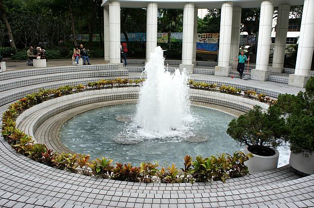 香港公園には、見ているだけで涼しくなうような噴水がたくさんあります。