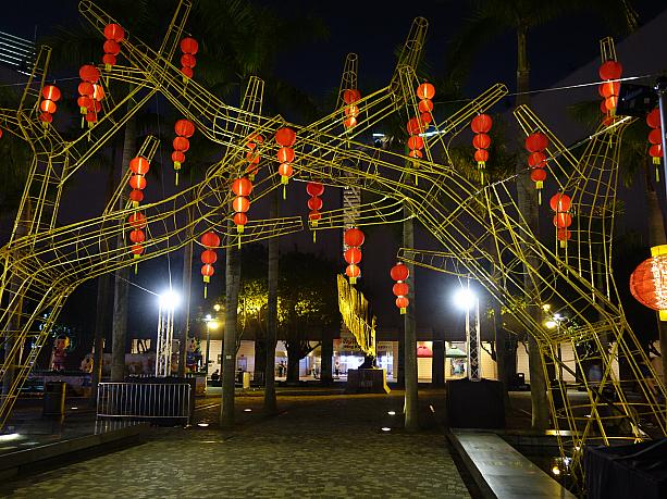 香港文化中心前の元宵ランタンは、去年に比べるとかな～り地味め…（笑）