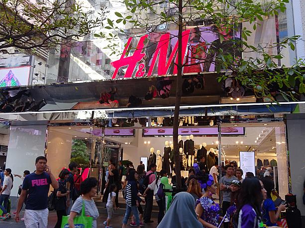 香港でいちばんホットなエリア、銅鑼湾にオープンしたH&Mの旗艦店。