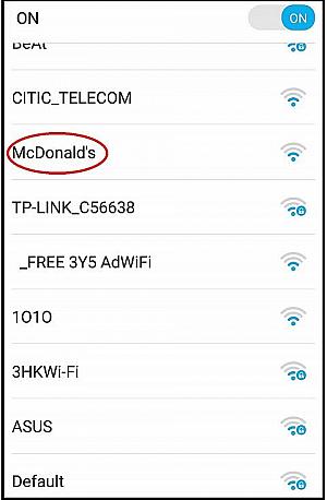 ネットワークから「McDonald's」を選択し、利用条件に同意したら右下にある「Get Online Now」をタップ。中国語と英語の表示の切り替えは、右上に出てきます。