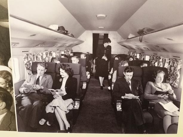 何十年も昔ですが、機内はこんな豪華。当時はお金持ちしか乗れなかったのも納得。
