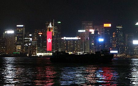 7月1日は香港返還20周年記念日です！ 返還記念日 ランタン 花火クルーズ