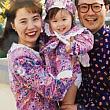 香港で産まれた娘さんを囲んで家族写真（大村氏提供）