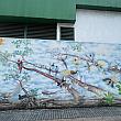 これは土瓜湾の駅前にあった壁絵。たくさんの鳥が描かれていて、とっても和みます。
