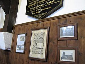 教会から展望室へ上る中階にある記念館にはこの時計台の歴史が展示してあります。