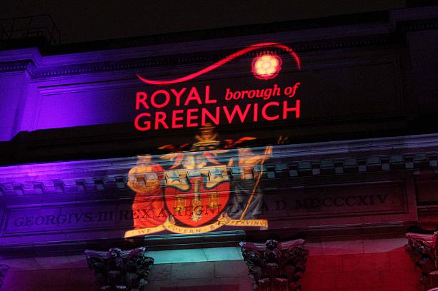 これが「ロイヤル・グリニッジ」の紋章。ロンドン市内にロイヤルが付いた地名は２つのみ！