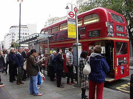 ロンドンの２階建てバスに乗ってみよう♪ 公共交通機関 ２階建てバスロンドン交通局