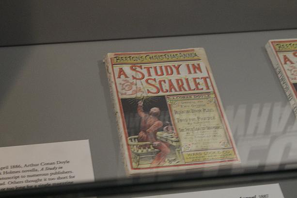 ドイルのシャーロックホームズ初作品「緋色の研究」を収めた初版本。世界で11冊しか残っていません