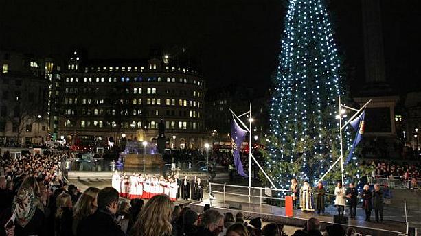 トラファルガー広場で毎日行われているクリスマス・キャロルは21日まで！