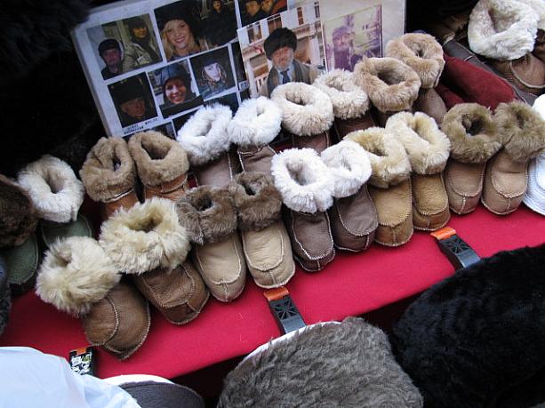乳児から子供までのブーツや帽子、手袋を売っているお店。