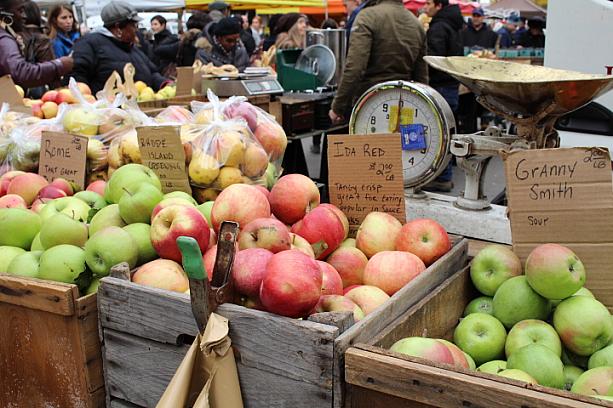 リンゴの季節ですね～。旬のリンゴを使ったファーマーズマーケットのおすすめは↓