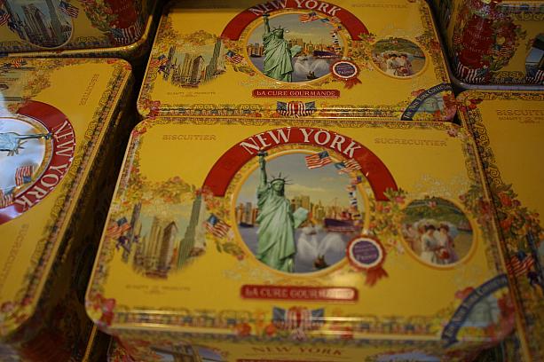 フランスのお菓子屋さんラ・キュール・グルマンドの支店も入ってます。<br>お土産によさそうなニューヨークバージョンの缶もあります。