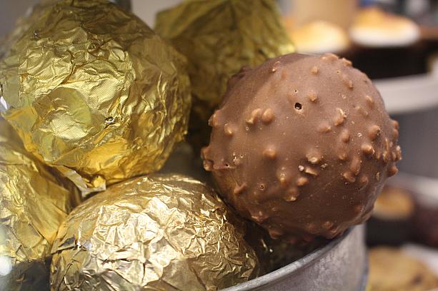 さらにイタリア土産定番のチョコレート、フェレロの超巨大版などなど。<br>楽しいチョコレートメニューがてんこ盛りです♪