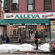 Allevaは1892年創業のチーズショップ。<br>リトルイタリーには古くから営業してるお店がいくつかあるんですよ。