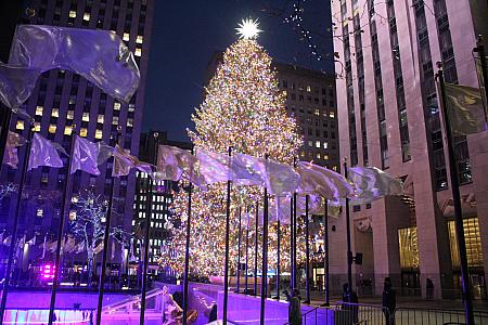  11&12月のニューヨーク【2021年】 ロックフェラーセンターのクリスマスツリー ホリデーマーケット サンクスギビングデー・パレード冬時間