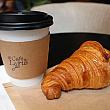 素敵なカフェでコーヒーとペーストリーで迎える朝。ナビの大好きな時間です。<br>カフェを開拓するのも大好きです。