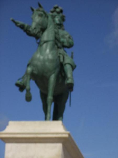 太陽王、ルイ14世の騎馬像