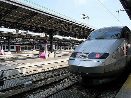 TGVでパリから45分！
