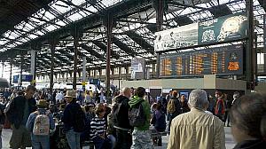 パリのリヨン駅を出発、ディジョン駅を経由し、約2時間半後、今回の旅の基点となるボーヌ駅に到着です。